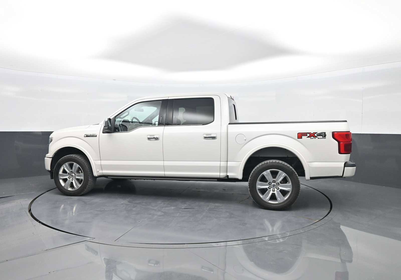 Used 2018 Ford F150 Platinum w/ Equipment Group 701A Luxury AWD/4WD image 5