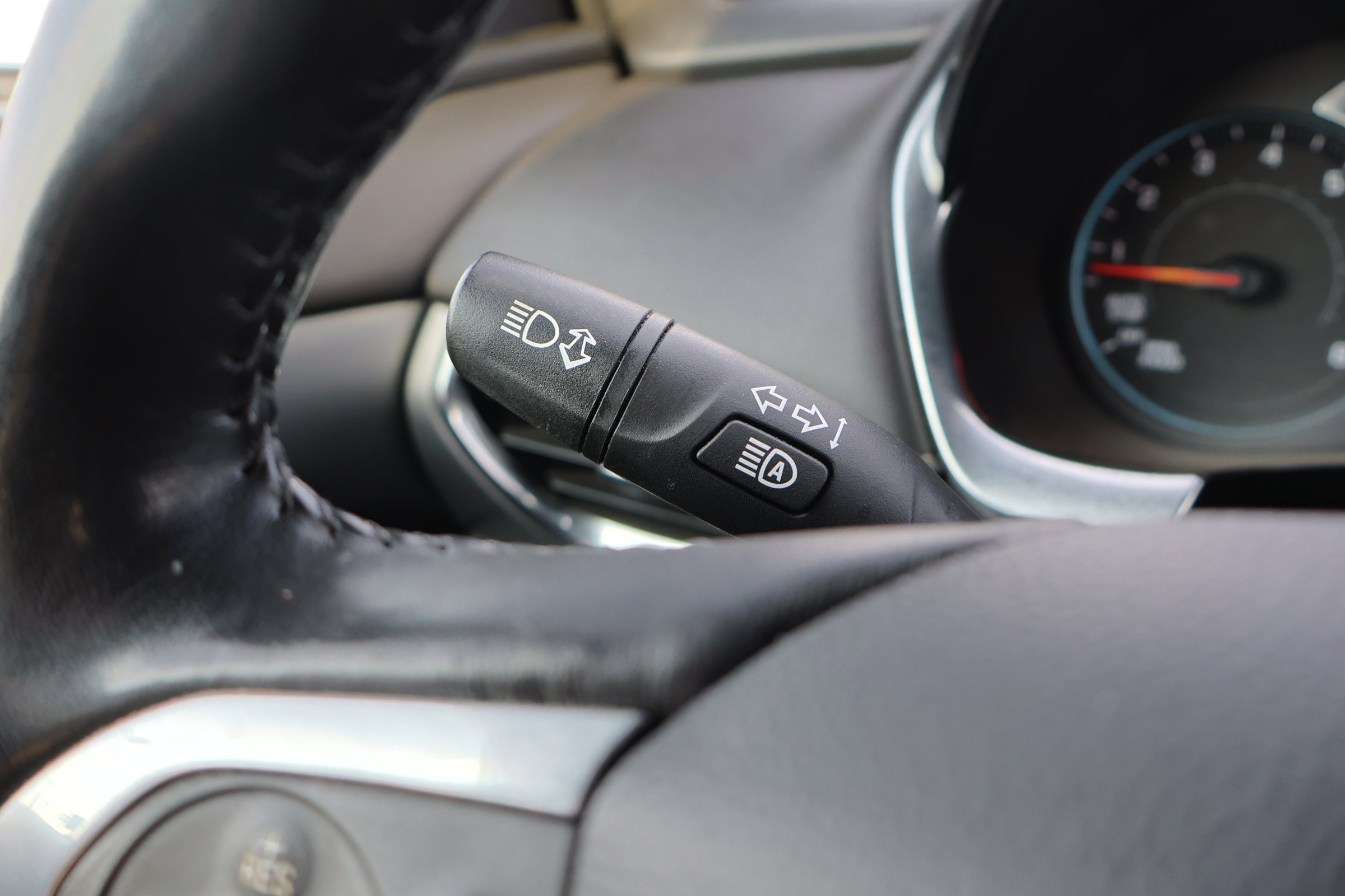 Used 2022 Chevrolet Traverse LT w/ LT Premium Package image 26