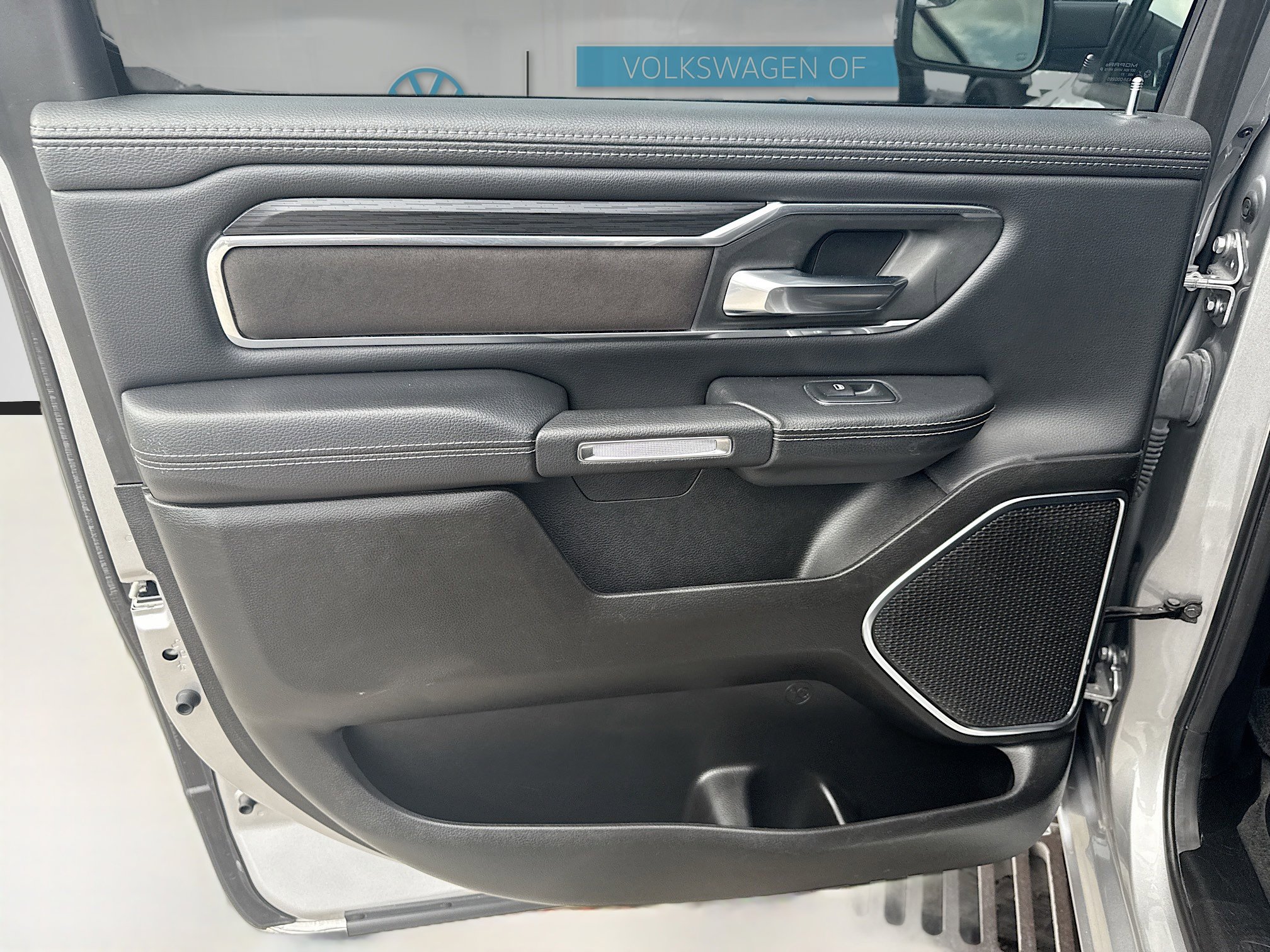 Used 2024 RAM 1500 Laramie RWD image 26