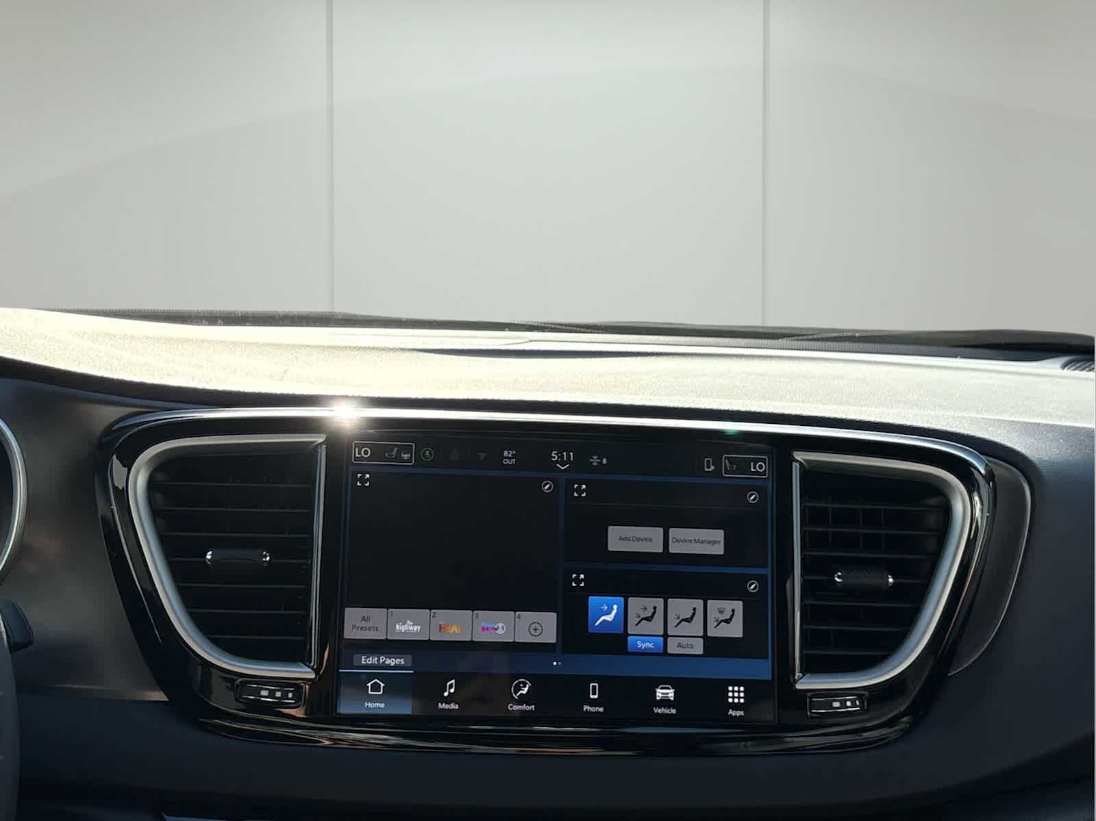 Used 2026 Chrysler Pacifica Select FWD image 21