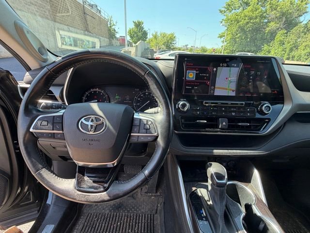 Used 2020 Toyota Highlander Limited AWD/4WD image 6