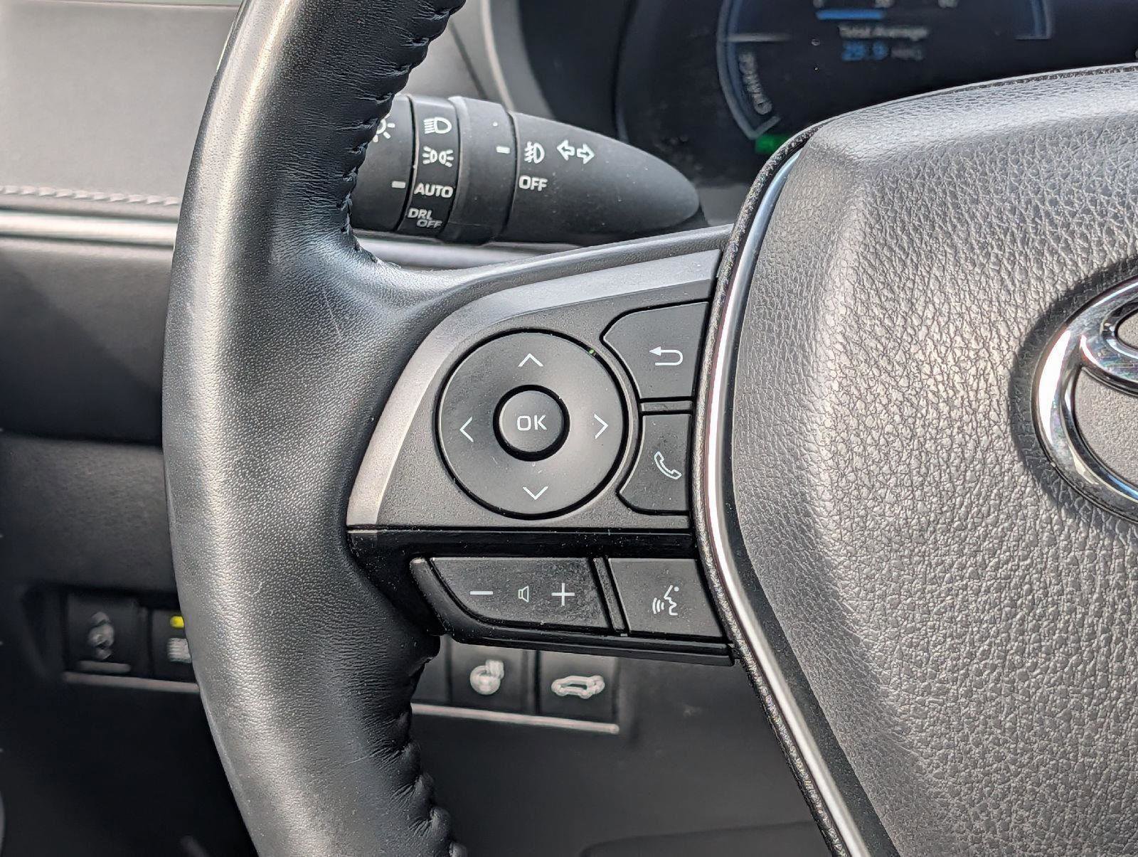 Used 2023 Toyota Venza Limited image 14