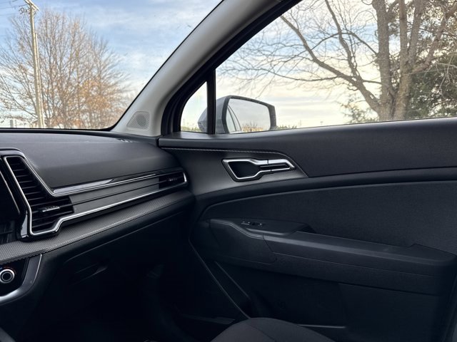 Used 2023 Kia Sportage LX image 21