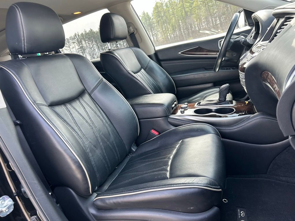 Used 2017 INFINITI QX60 Luxe w/ Deluxe Technology Package image 11