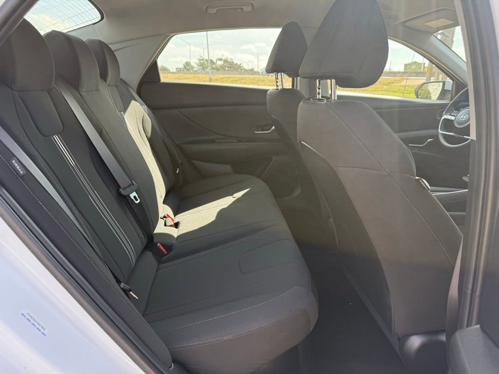 Used 2026 Hyundai Elantra Blue image 30