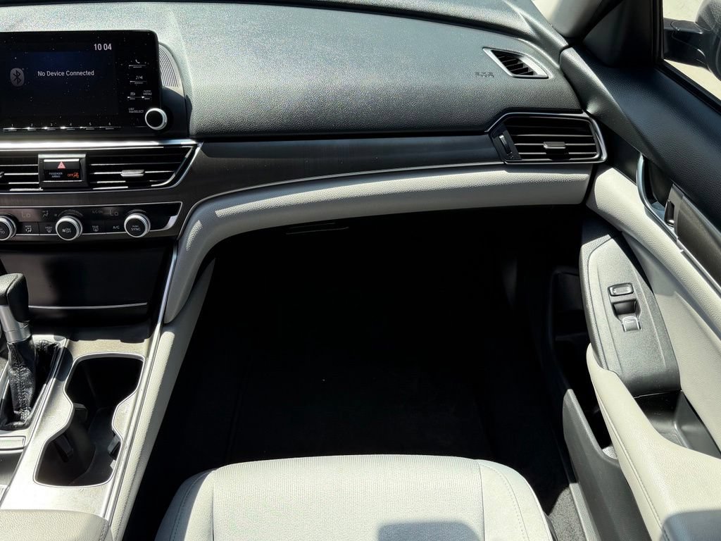 Used 2018 Honda Accord LX image 10