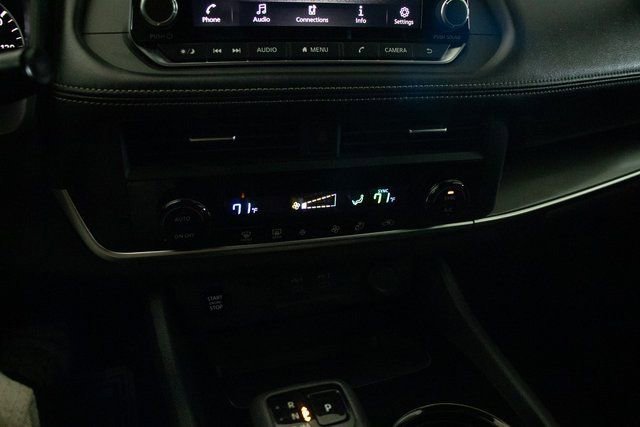 Used 2024 Nissan Rogue SV image 30