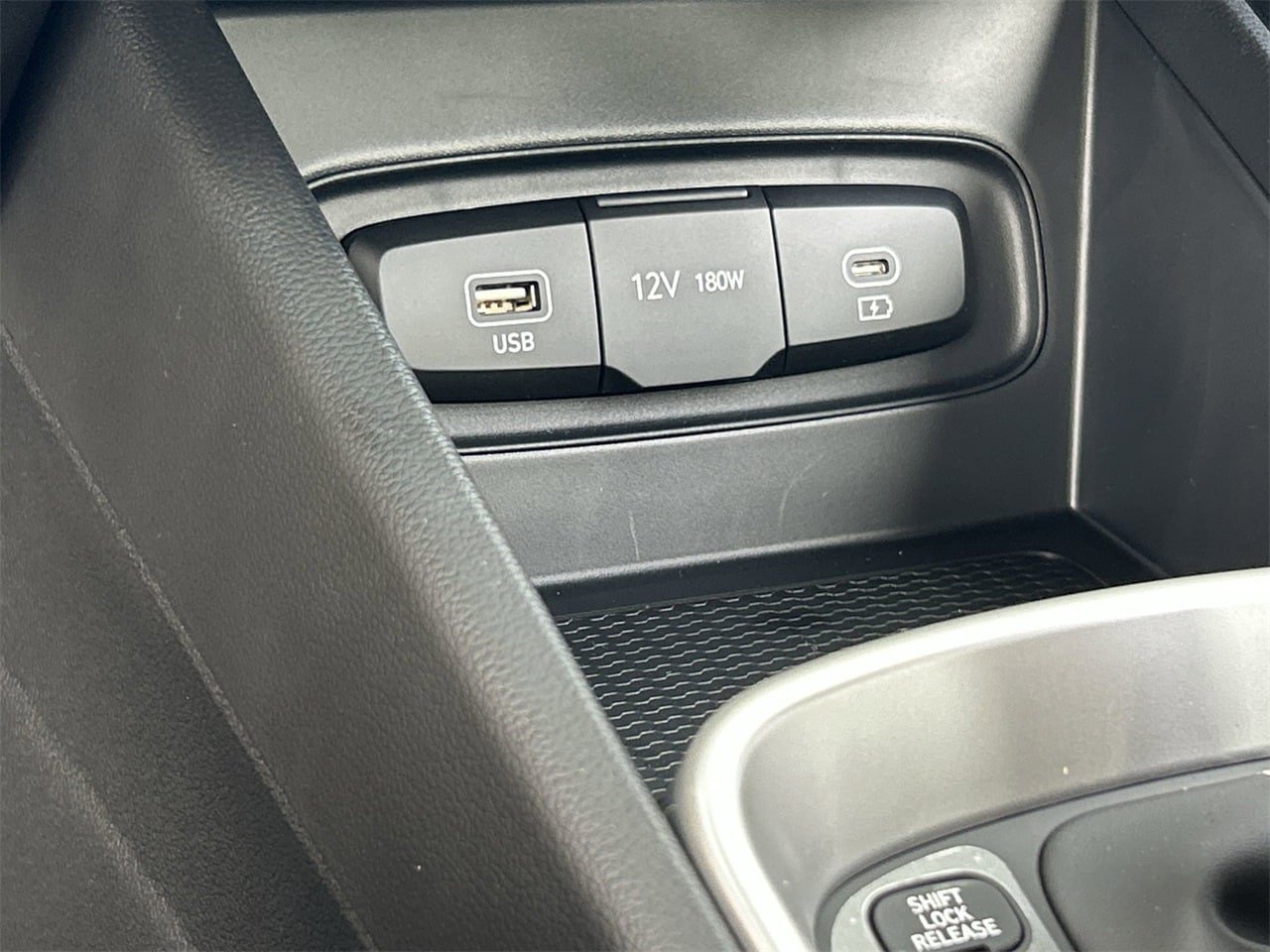New 2026 Hyundai Venue SE FWD image 27