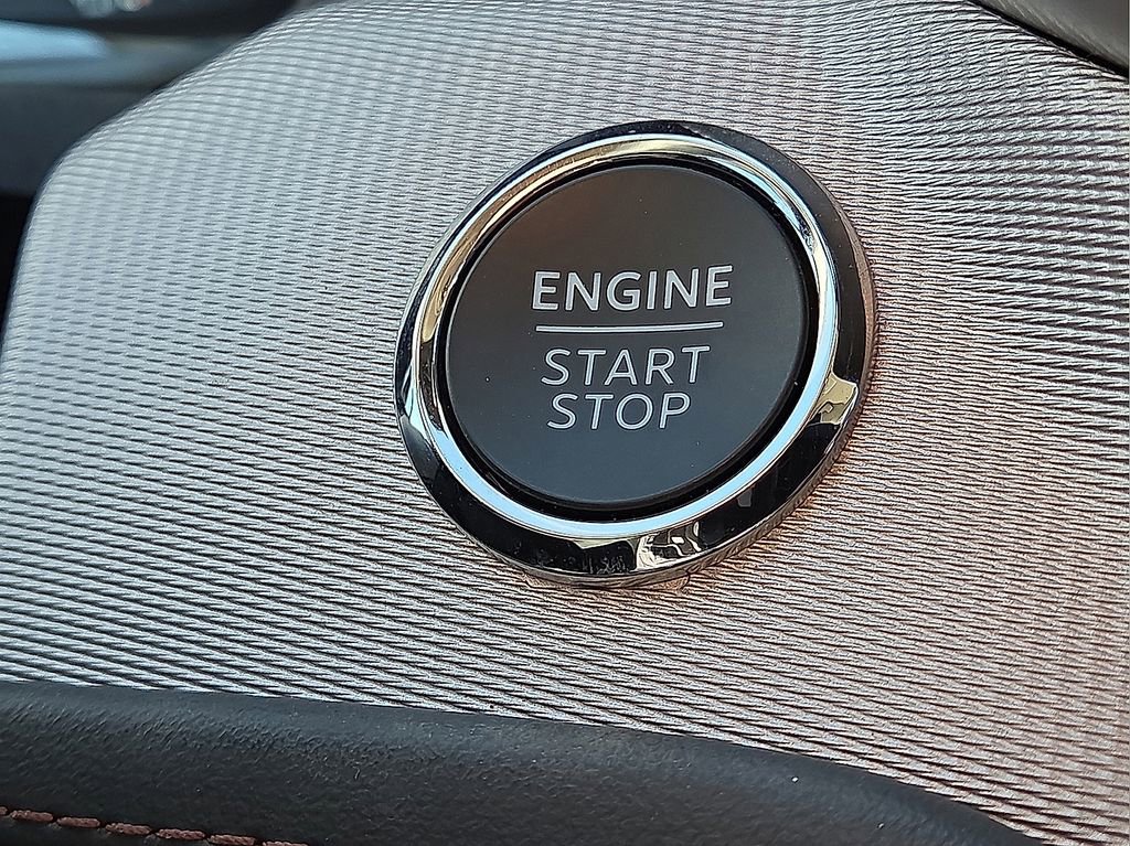 Used 2025 Ford Explorer Active w/ Active Comfort Package image 29