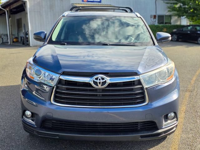 Used 2015 Toyota Highlander Limited AWD/4WD image 2