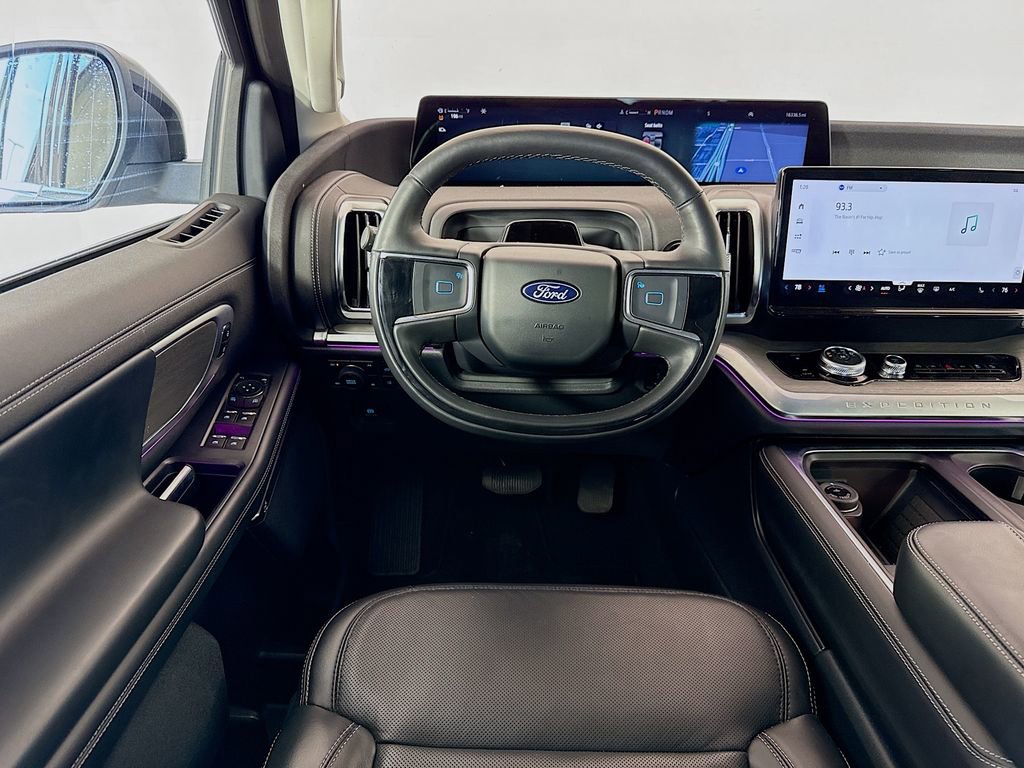 Used 2025 Ford Expedition Platinum image 25