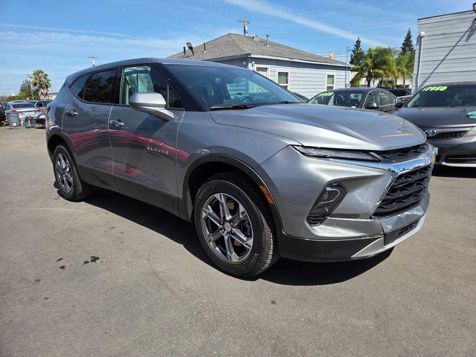 Used 2025 Chevrolet Blazer LT FWD image 4