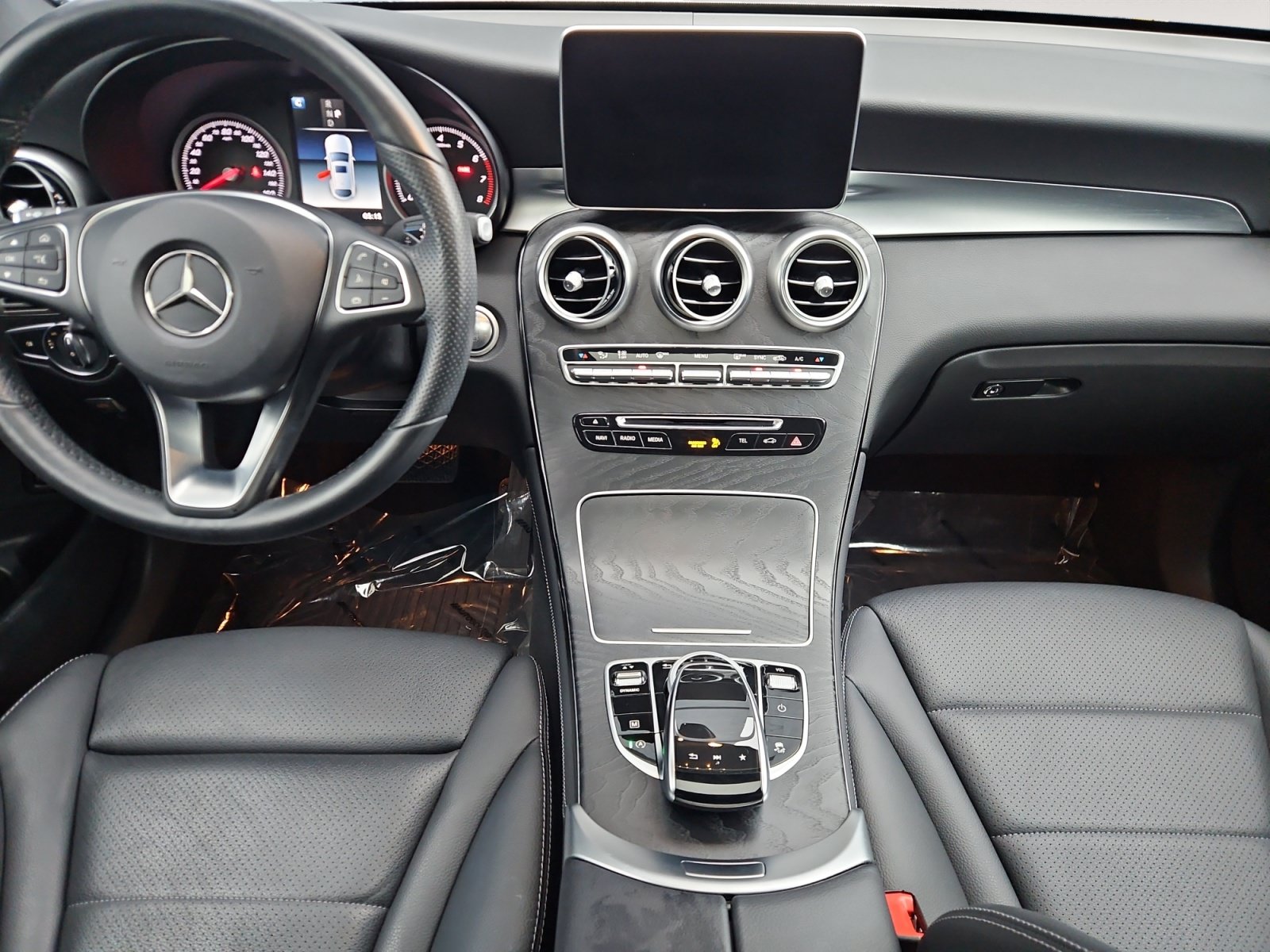 Used 2018 Mercedes-Benz GLC 300 4MATIC Coupe image 12