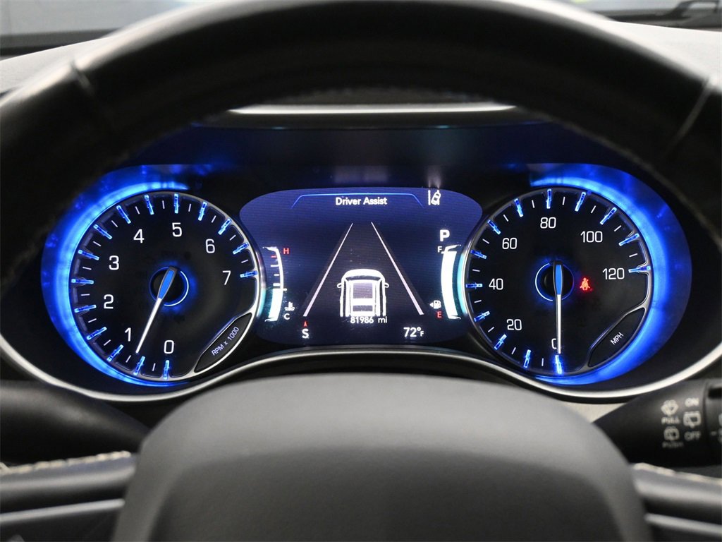 Used 2021 Chrysler Pacifica Touring-L image 9