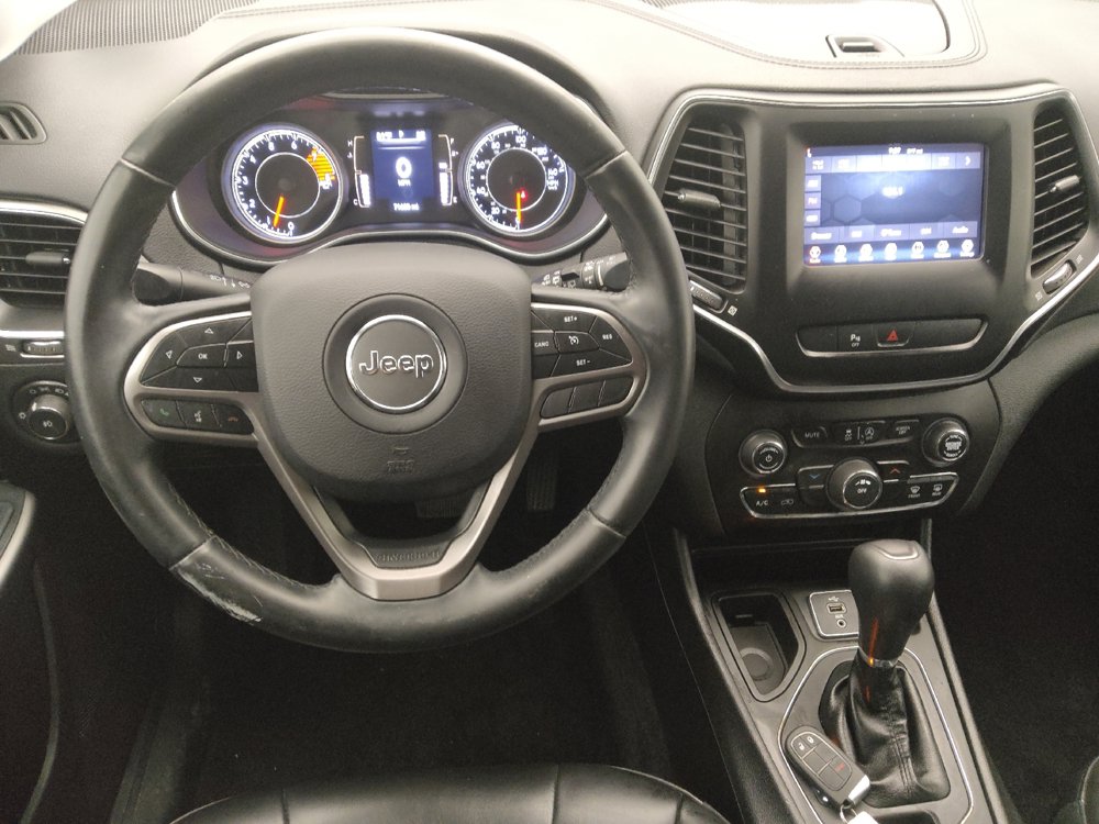 Used 2019 Jeep Cherokee Latitude Plus FWD image 22