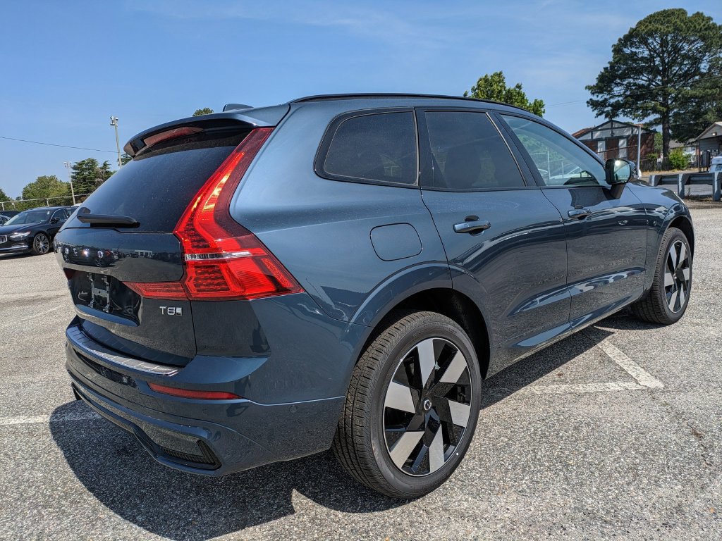 New 2025 Volvo XC60 T8 Plus w/ Protection Package Premier AWD/4WD image 4