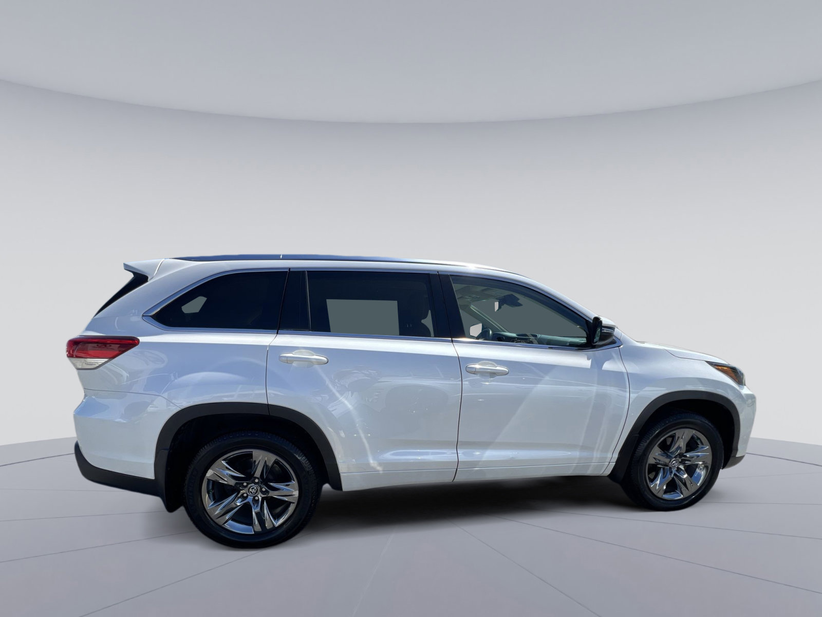 Used 2019 Toyota Highlander Limited Platinum image 10