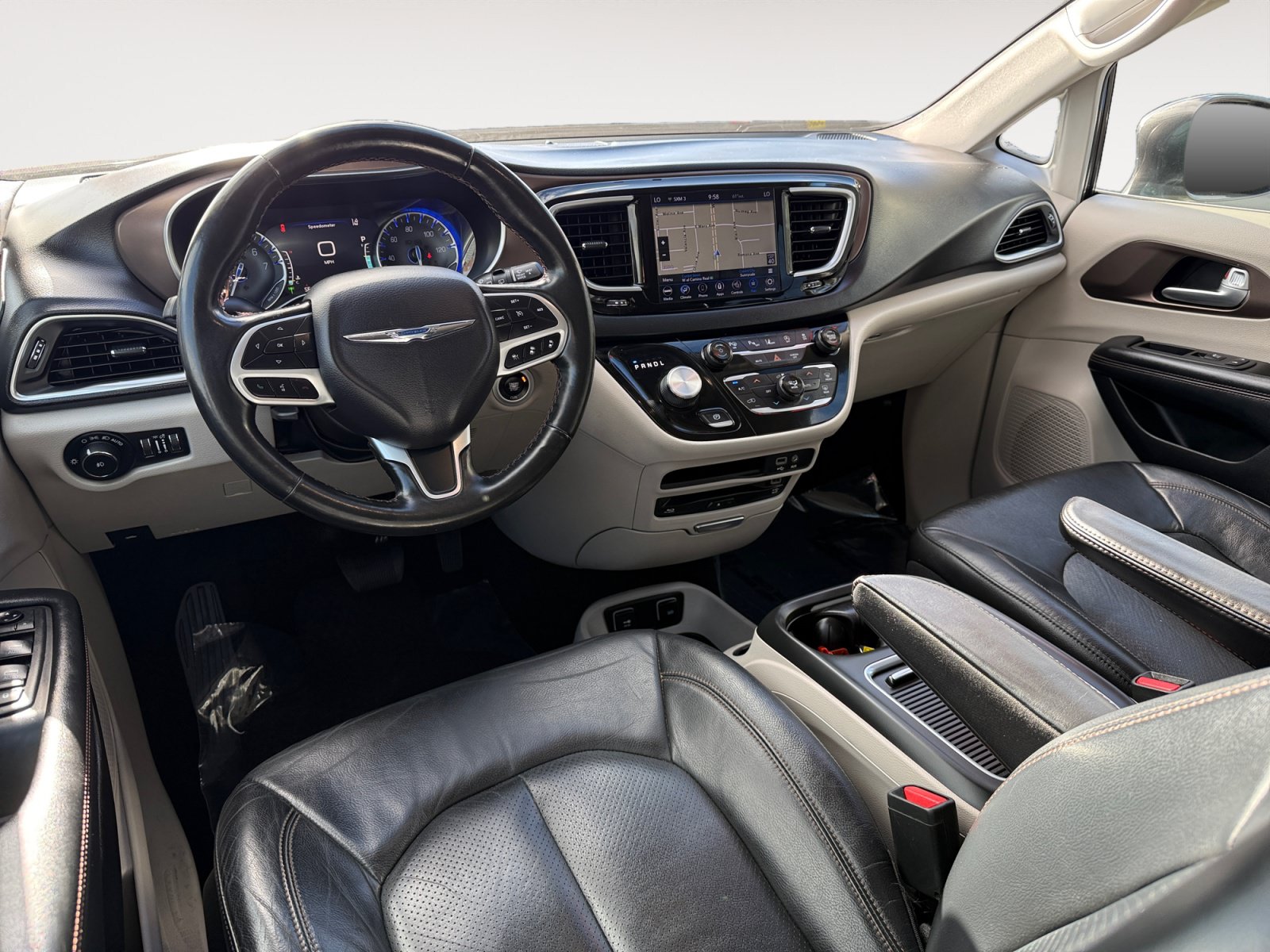 Used 2019 Chrysler Pacifica Touring-L Plus w/ Advanced Safetytec Group FWD image 15