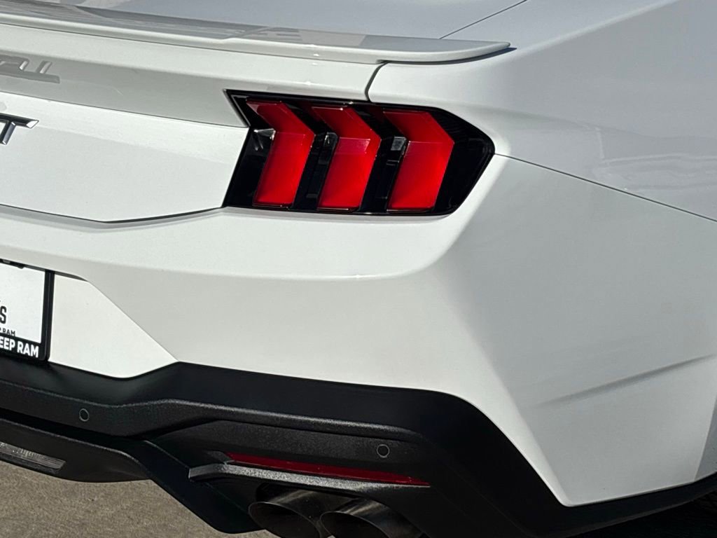 Used 2024 Ford Mustang GT Premium image 5