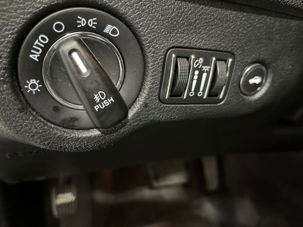 Used 2018 Chrysler 300 S w/ 300S Premium Group image 17