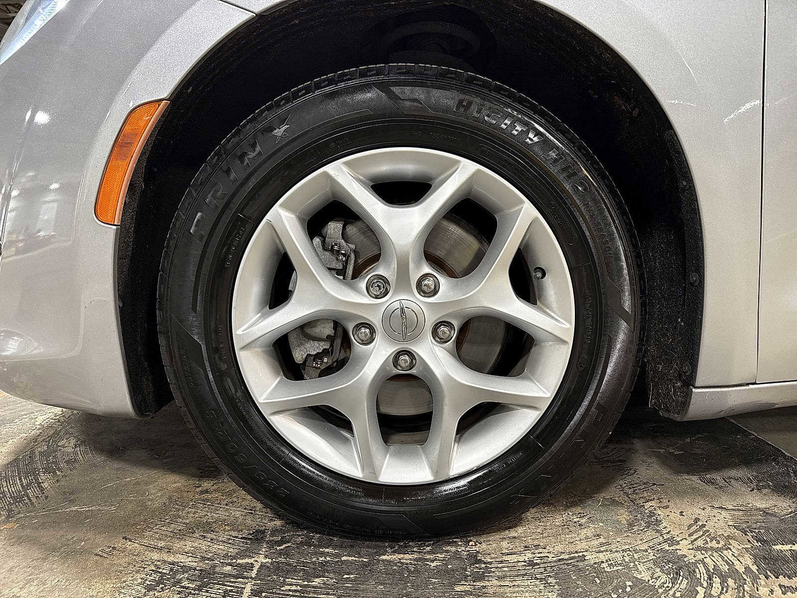 Used 2019 Chrysler Pacifica Limited image 10