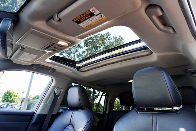 Used 2024 Toyota Highlander XLE AWD/4WD image 16