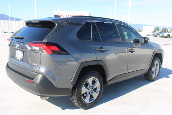 Certified 2022 Toyota RAV4 XLE w/ Convenience Package FWD image 3