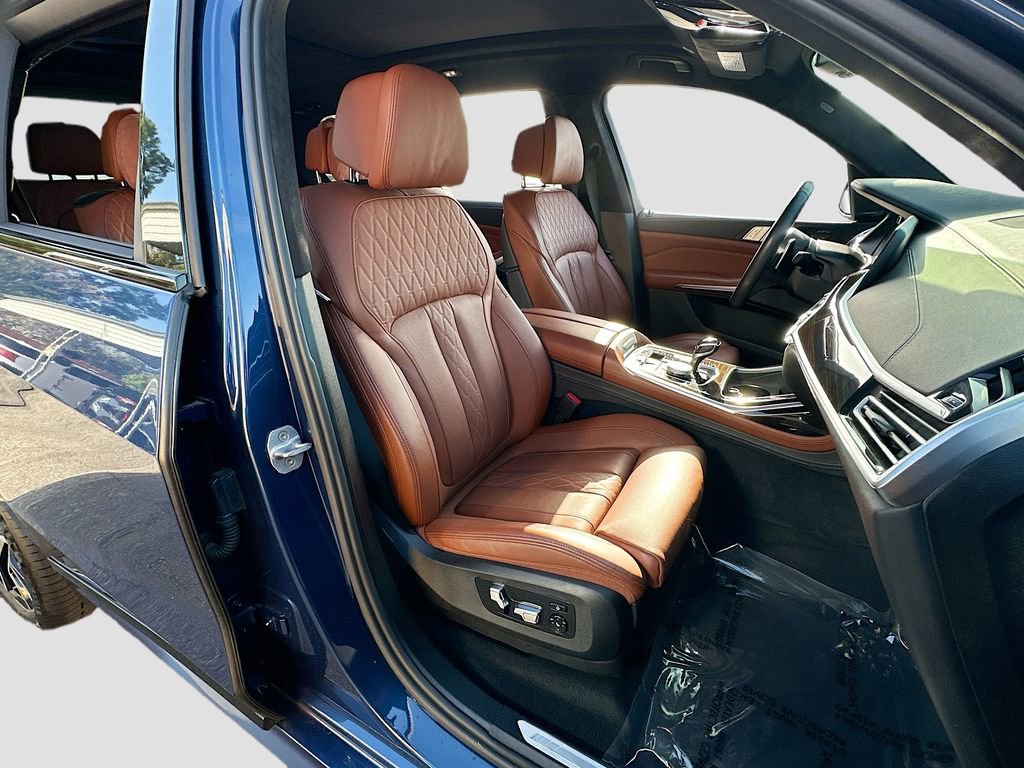 Used 2020 BMW X7 xDrive40i w/ M Sport Package image 31