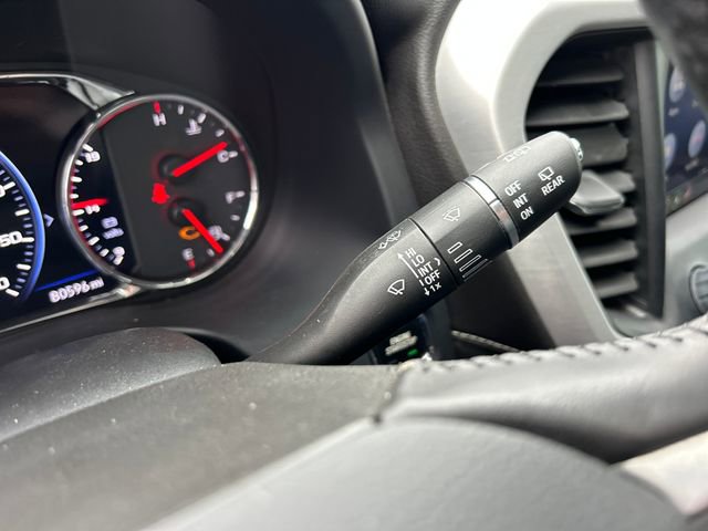 Used 2022 GMC Acadia SLT w/ Elevation Edition image 15