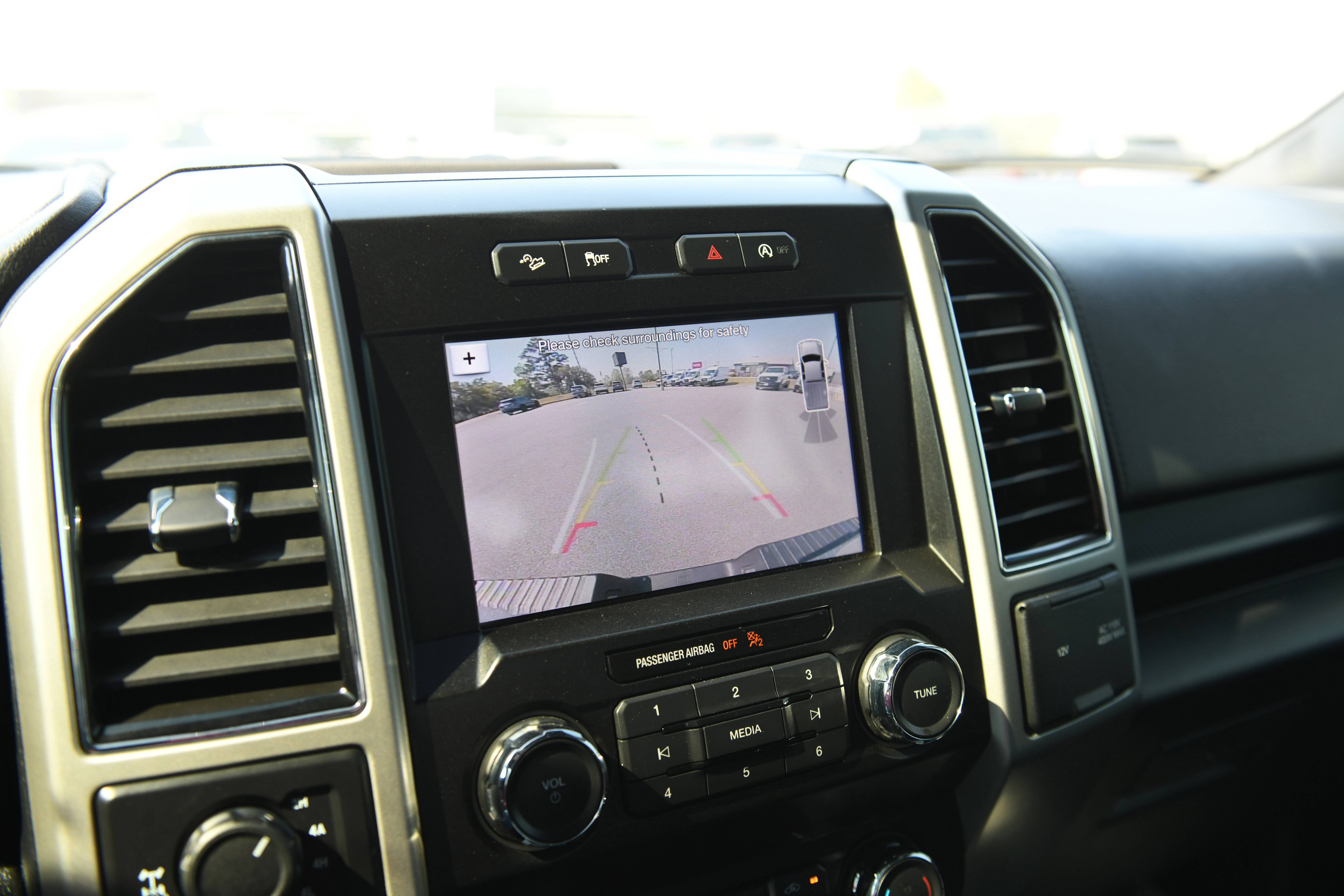 Used 2019 Ford F150 Lariat image 23