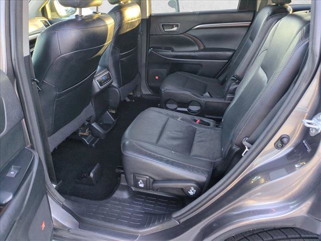 Used 2014 Toyota Highlander Limited w/ Driver Technology Package AWD/4WD image 20