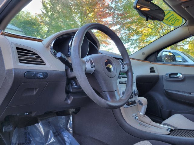 Used 2011 Chevrolet Malibu LT w/ Power Convenience Package FWD image 6