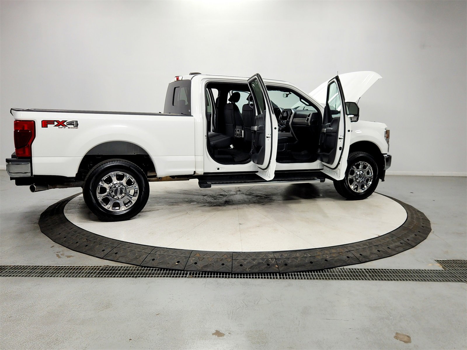 Used 2022 Ford F250 Lariat w/ Lariat Ultimate Package image 16