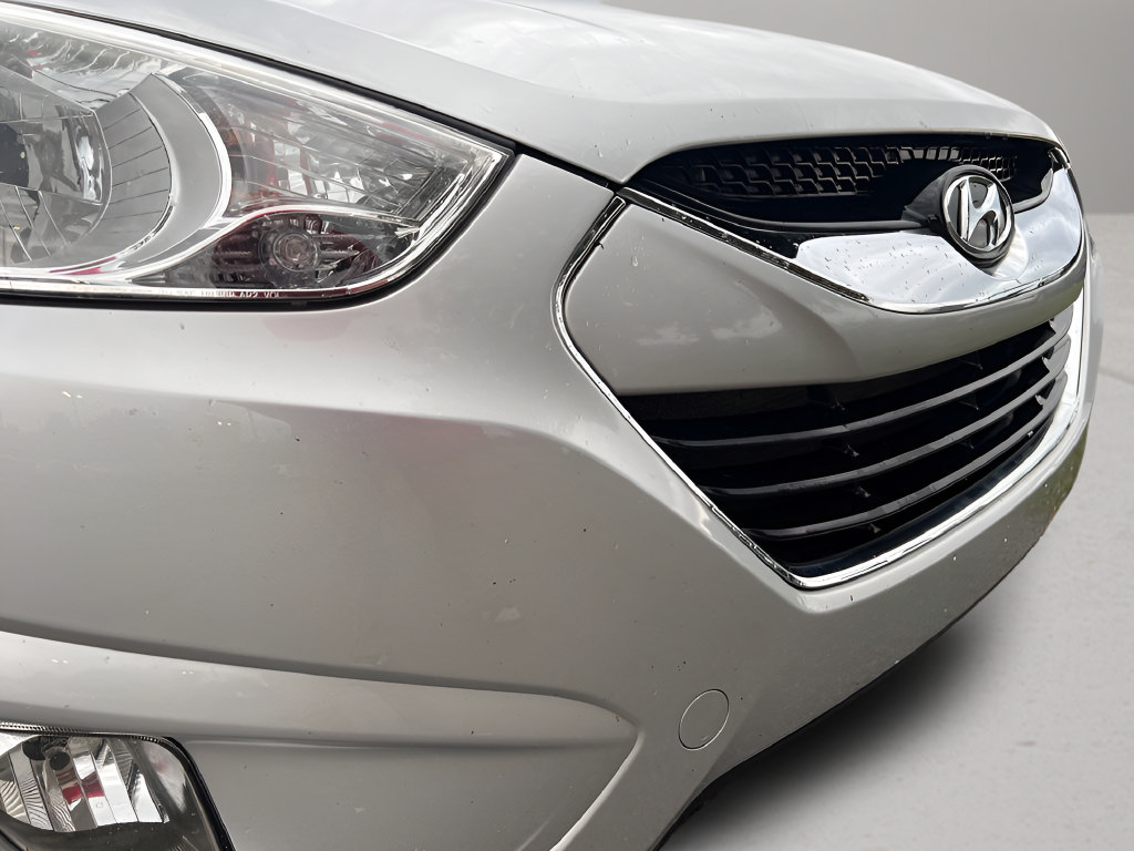 Used 2011 Hyundai Tucson Limited AWD/4WD image 29
