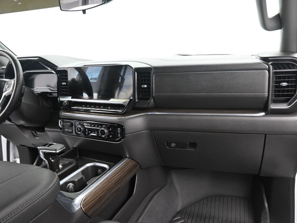 Used 2024 Chevrolet Silverado 1500 LT Trail Boss w/ Convenience Package II image 6