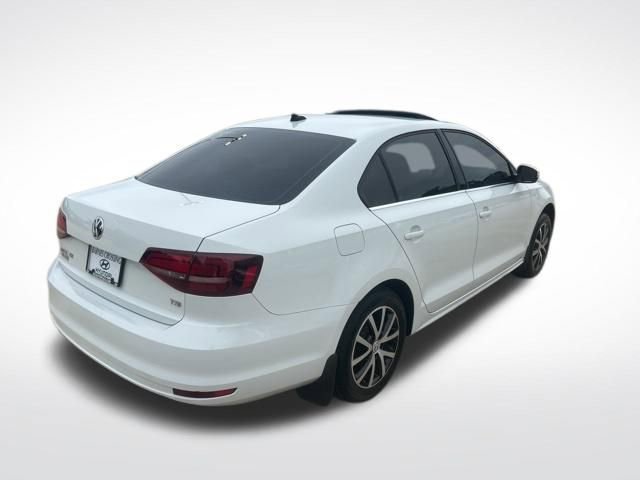 Used 2018 Volkswagen Jetta SE FWD image 3
