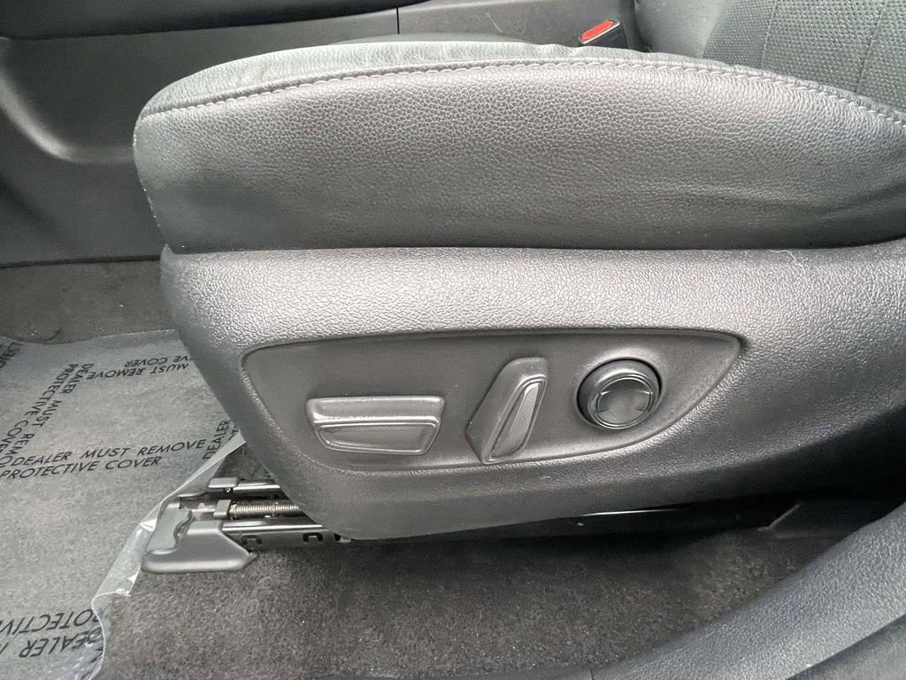 Used 2024 Toyota Grand Highlander AWD image 26