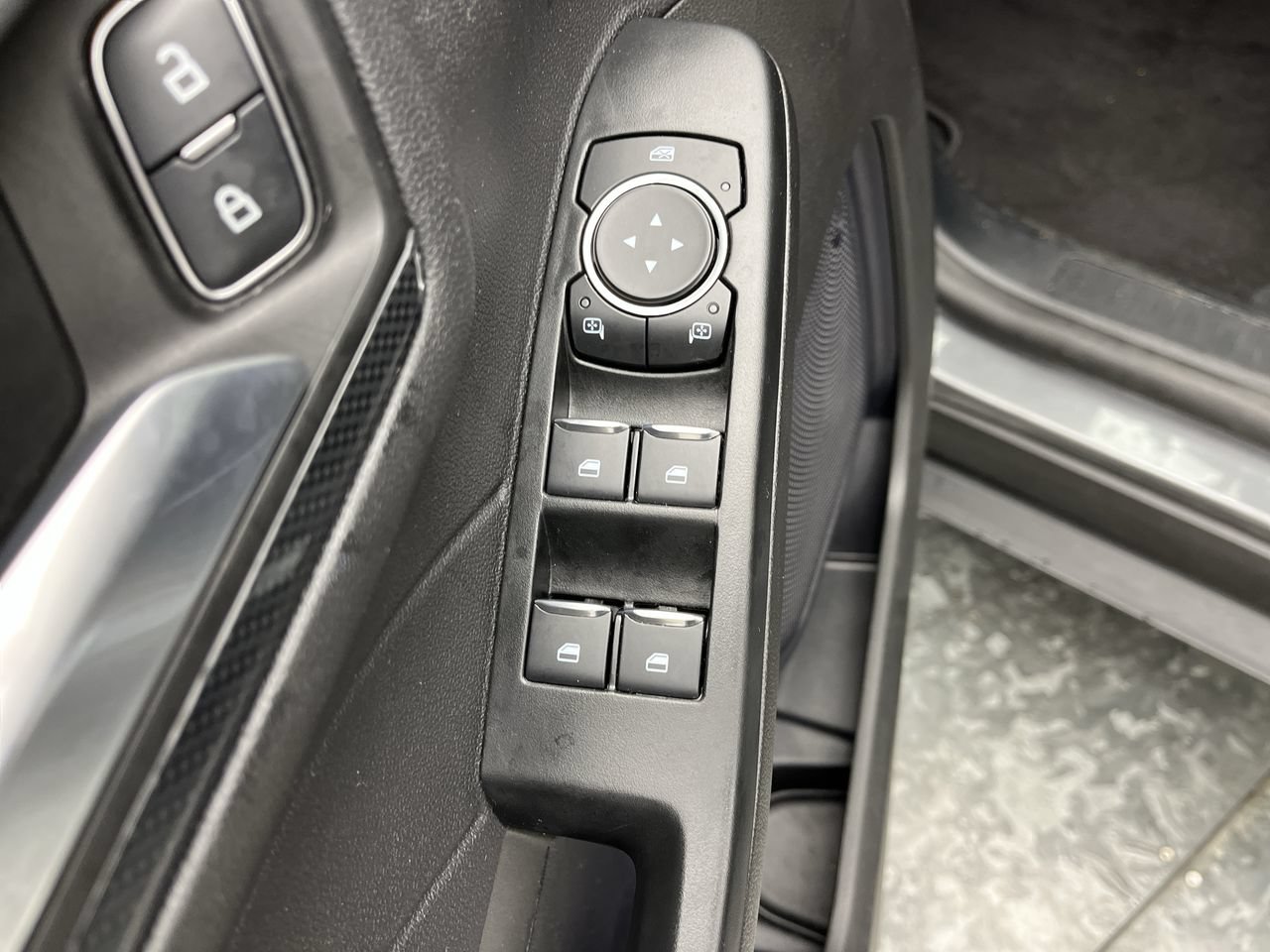 Used 2024 Ford Escape ST-Line w/ Tech Pack #1 AWD/4WD image 9
