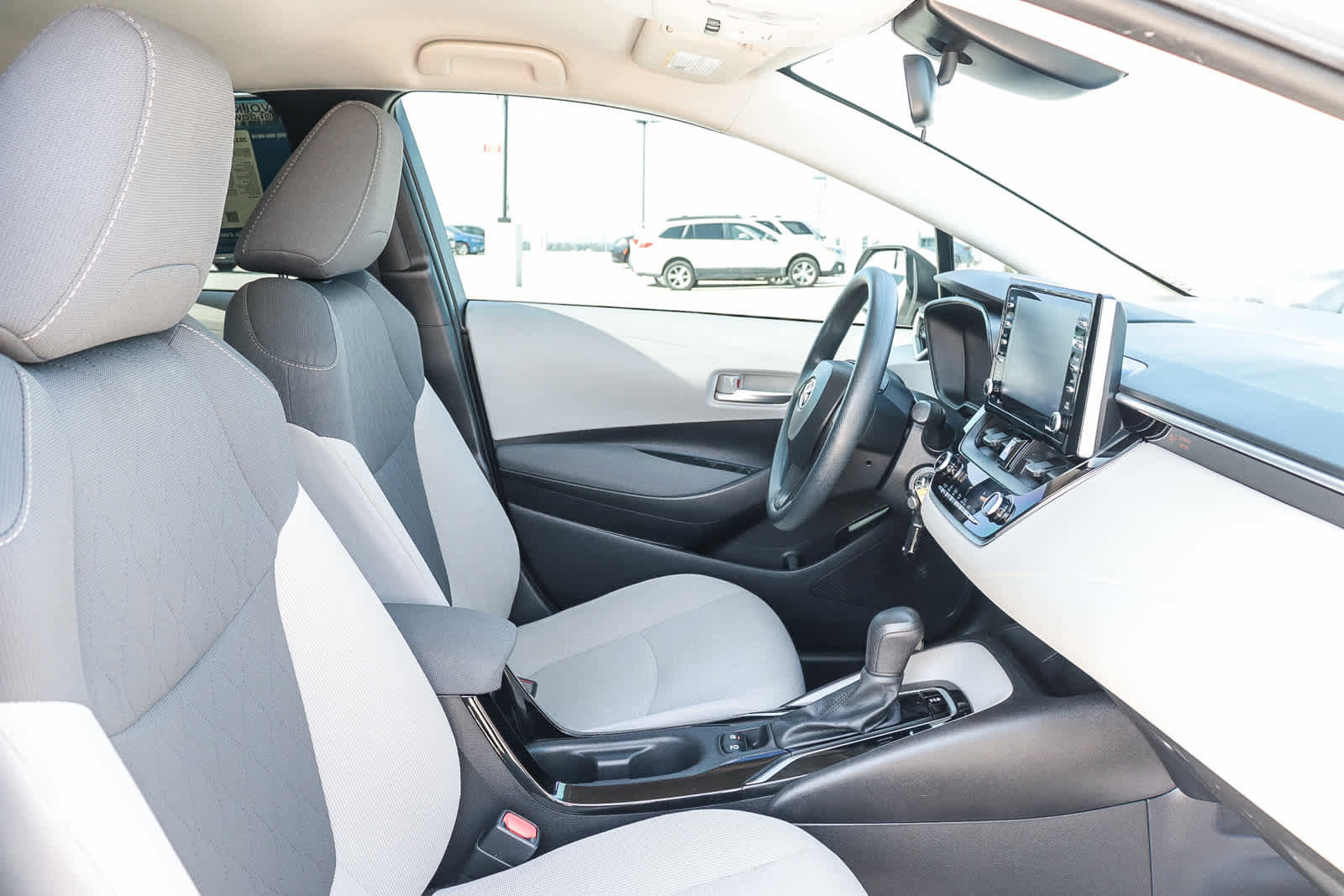 Used 2021 Toyota Corolla LE w/ Carpet Mat Package (TMS) image 16