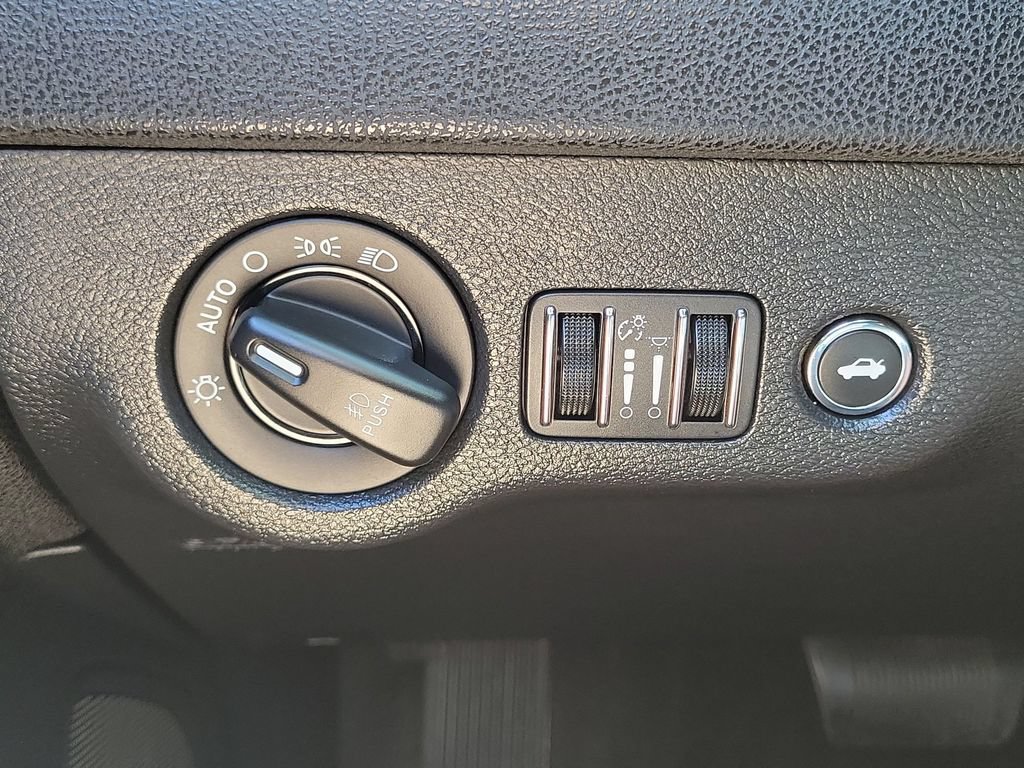 Used 2014 Chrysler 300 S RWD image 18