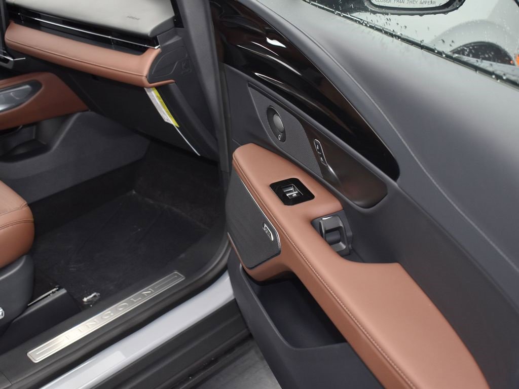 New 2026 Lincoln Nautilus Reserve w/ Jet Appearance Package image 14