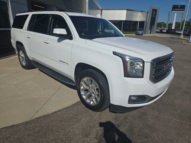 Used 2016 GMC Yukon XL SLT w/ Open Road Package AWD/4WD image 12