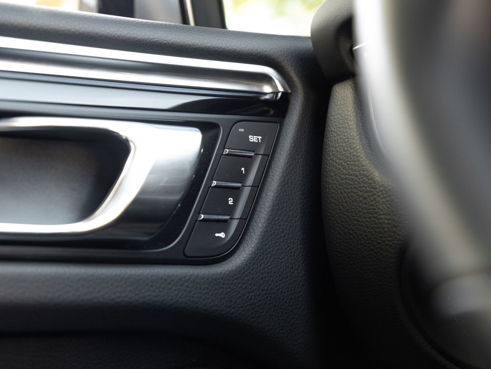 Certified 2024 Porsche Macan Turbo AWD/4WD image 18
