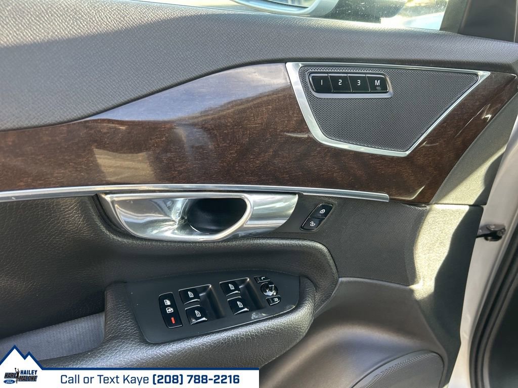 Used 2016 Volvo XC90 T6 Momentum w/ Momentum Plus Package image 22