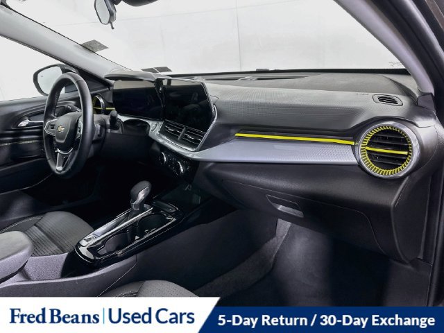 Used 2025 Chevrolet Trax LT w/ Driver Confidence Package FWD image 32