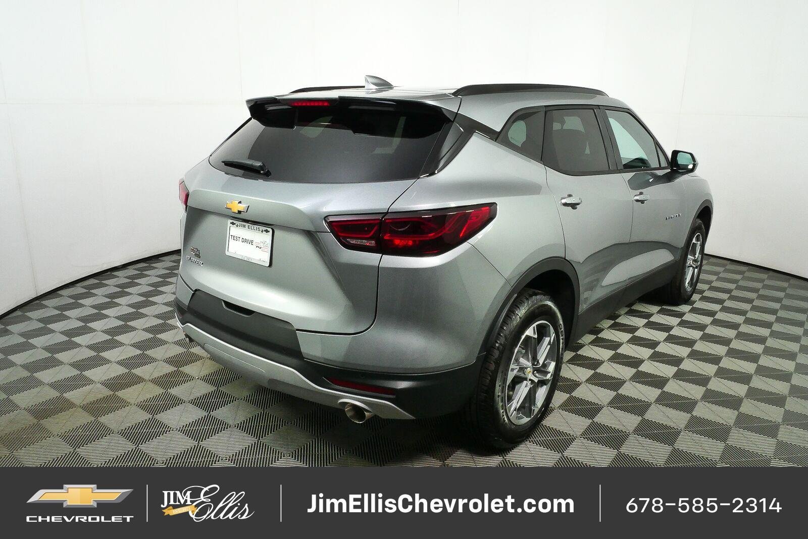 New 2026 Chevrolet Blazer LT w/ Convenience Package FWD image 3