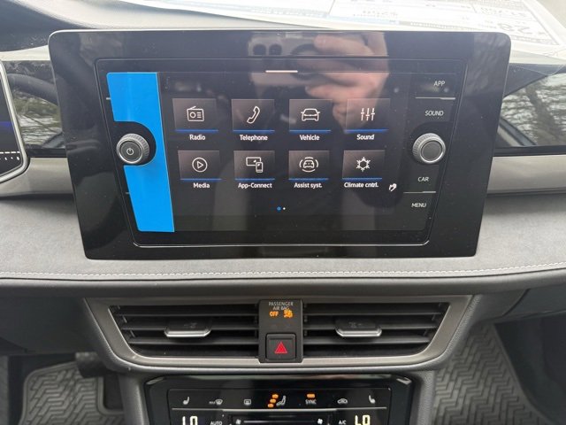 New 2026 Volkswagen Taos SE image 14