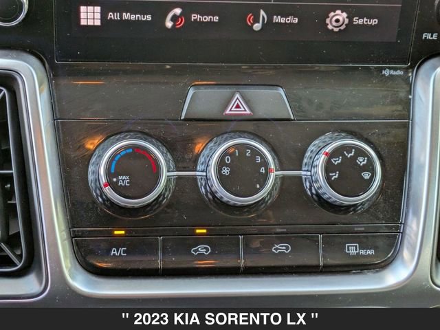Used 2023 Kia Sorento LX image 21