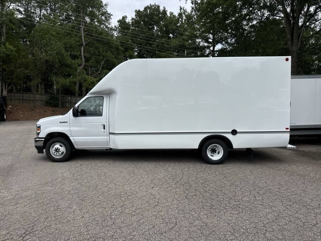 New 2027 Ford E-350 and Econoline 350 Super Duty w/ Power Equipment Group RWD image 5