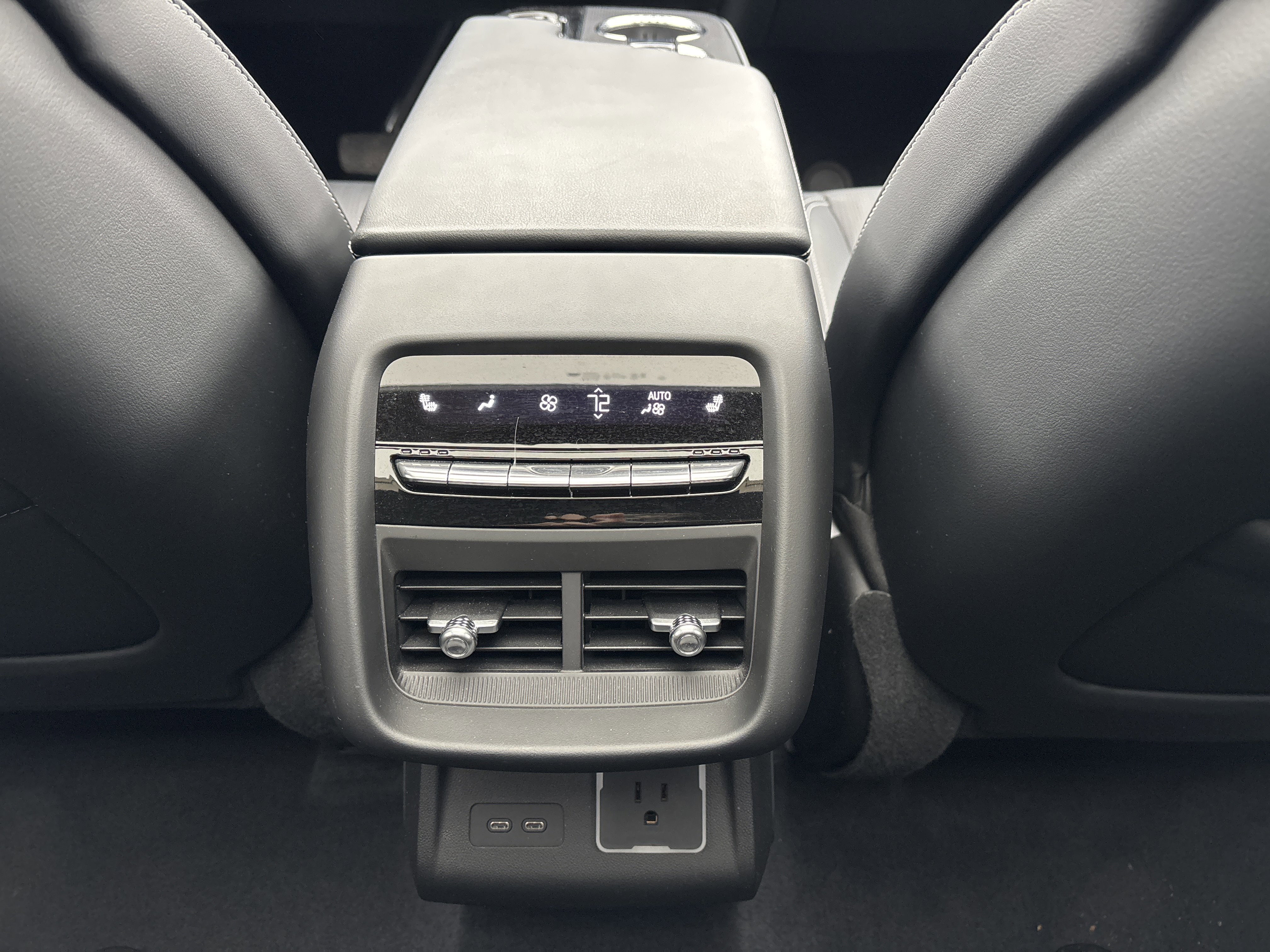 Used 2024 Cadillac Lyriq Luxury w/ LPO, Floor Liner Package image 32